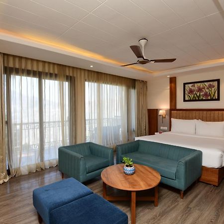 Hotel Ramada By Wyndham Kasauli Zewnętrze zdjęcie